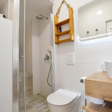 Manda Guest house