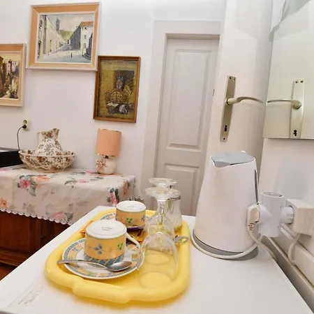 Manda Guest house *
